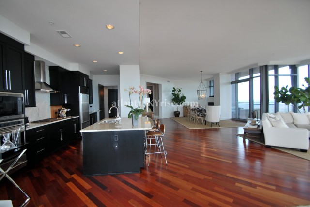 Sovereign 4502 Great Room 6