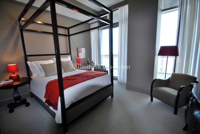 Sovereign 4502 Guest Room 2