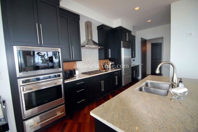 Sovereign 4502 Kitchen 1