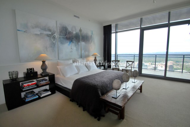 Sovereign 4502 Master Bedroom 3