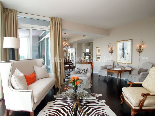 Terminus 1402 Great Room 1